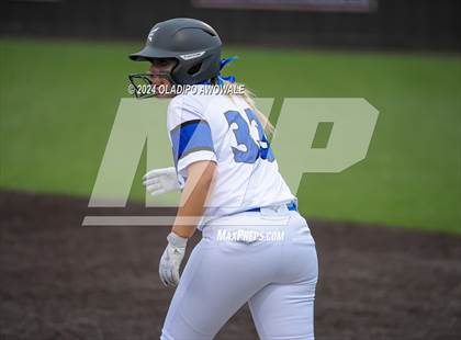 Thumbnail 3 in John Paul II vs. Dallas Christian photogallery.