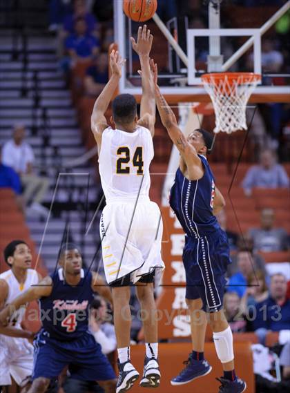 Thumbnail 3 in Brennan vs. Kimball (UIL 4A Semifinal) photogallery.