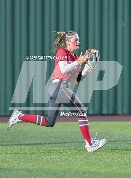 Thumbnail 3 in Melissa vs. Lake Belton (UIL Softball 5A Division I Region II Game 3) photogallery.