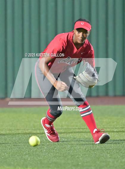 Thumbnail 1 in Melissa vs. Lake Belton (UIL Softball 5A Division I Region II Game 3) photogallery.