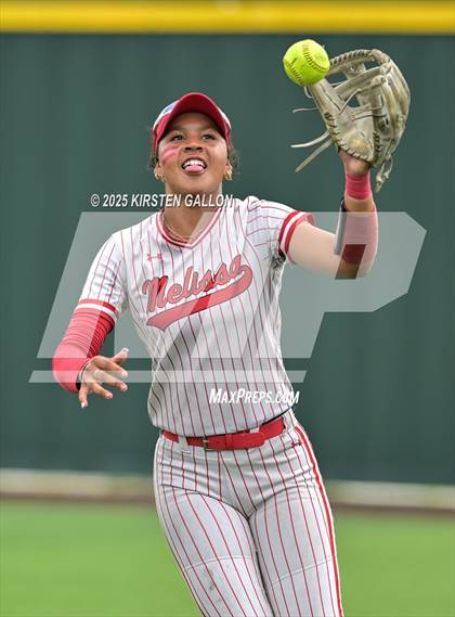 Thumbnail 1 in Melissa vs. Lake Belton (UIL Softball 5A Division I Region II Game 3) photogallery.