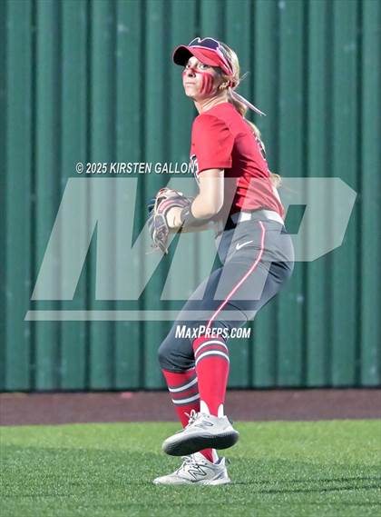 Thumbnail 3 in Melissa vs. Lake Belton (UIL Softball 5A Division I Region II Game 3) photogallery.