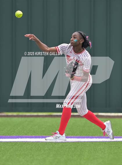 Thumbnail 2 in Melissa vs. Lake Belton (UIL Softball 5A Division I Region II Game 3) photogallery.