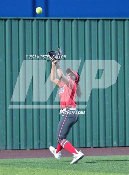Thumbnail 2 in Melissa vs. Lake Belton (UIL Softball 5A Division I Region II Game 3) photogallery.
