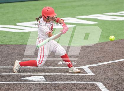 Thumbnail 1 in Melissa vs. Lake Belton (UIL Softball 5A Division I Region II Game 3) photogallery.