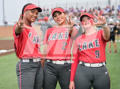 Thumbnail 1 in Melissa vs. Lake Belton (UIL Softball 5A Division I Region II Game 3) photogallery.