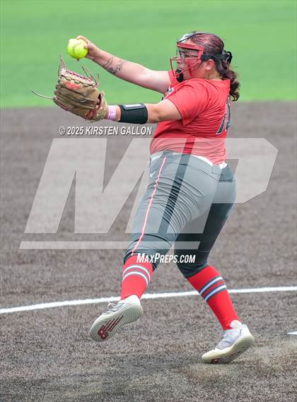 Thumbnail 1 in Melissa vs. Lake Belton (UIL Softball 5A Division I Region II Game 3) photogallery.