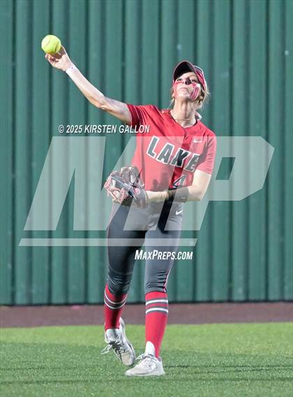 Thumbnail 1 in Melissa vs. Lake Belton (UIL Softball 5A Division I Region II Game 3) photogallery.