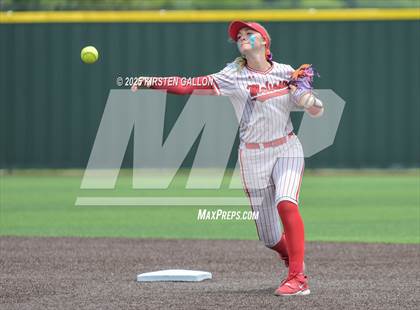 Thumbnail 3 in Melissa vs. Lake Belton (UIL Softball 5A Division I Region II Game 3) photogallery.