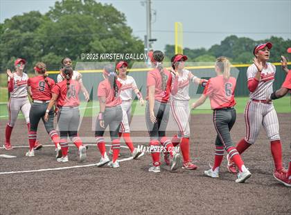 Thumbnail 3 in Melissa vs. Lake Belton (UIL Softball 5A Division I Region II Game 3) photogallery.