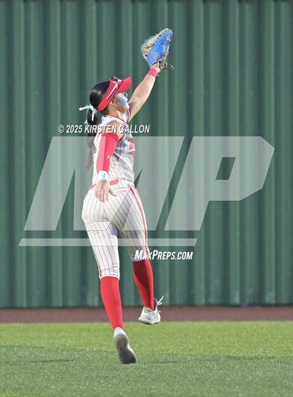 Thumbnail 3 in Melissa vs. Lake Belton (UIL Softball 5A Division I Region II Game 3) photogallery.