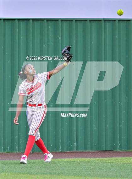 Thumbnail 3 in Melissa vs. Lake Belton (UIL Softball 5A Division I Region II Game 3) photogallery.