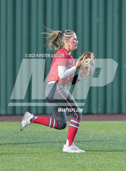 Thumbnail 1 in Melissa vs. Lake Belton (UIL Softball 5A Division I Region II Game 3) photogallery.