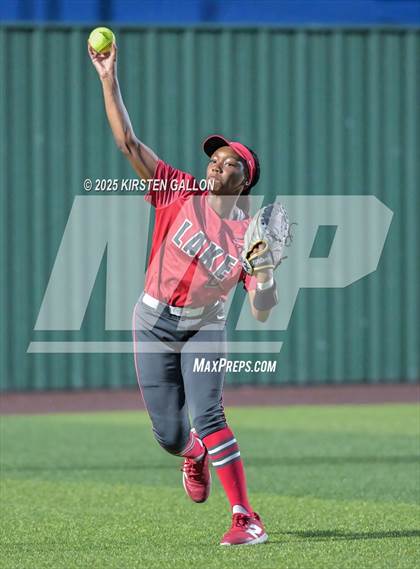 Thumbnail 1 in Melissa vs. Lake Belton (UIL Softball 5A Division I Region II Game 3) photogallery.