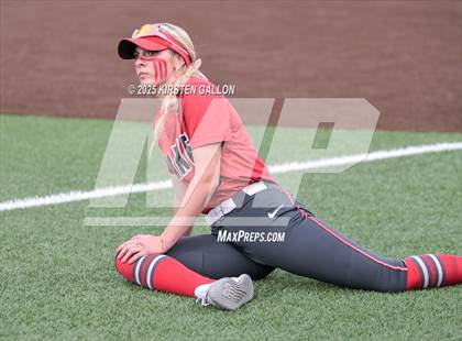 Thumbnail 1 in Melissa vs. Lake Belton (UIL Softball 5A Division I Region II Game 3) photogallery.