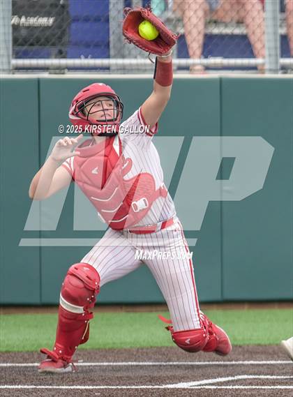 Thumbnail 1 in Melissa vs. Lake Belton (UIL Softball 5A Division I Region II Game 3) photogallery.