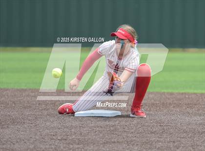 Thumbnail 1 in Melissa vs. Lake Belton (UIL Softball 5A Division I Region II Game 3) photogallery.