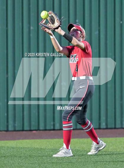 Thumbnail 2 in Melissa vs. Lake Belton (UIL Softball 5A Division I Region II Game 3) photogallery.