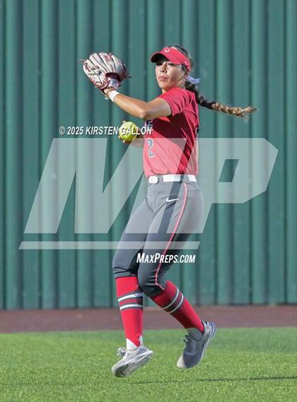 Thumbnail 1 in Melissa vs. Lake Belton (UIL Softball 5A Division I Region II Game 3) photogallery.