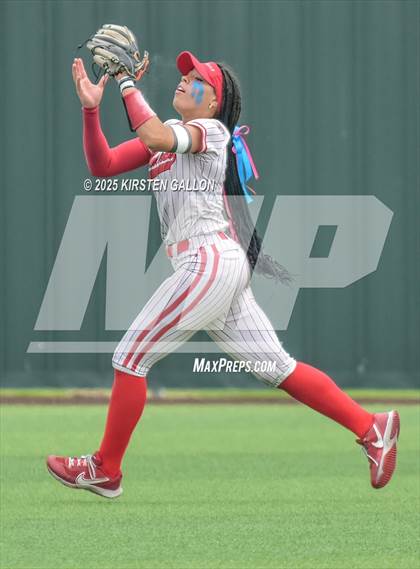Thumbnail 1 in Melissa vs. Lake Belton (UIL Softball 5A Division I Region II Game 3) photogallery.