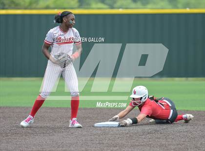Thumbnail 3 in Melissa vs. Lake Belton (UIL Softball 5A Division I Region II Game 3) photogallery.