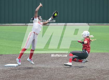 Thumbnail 1 in Melissa vs. Lake Belton (UIL Softball 5A Division I Region II Game 3) photogallery.