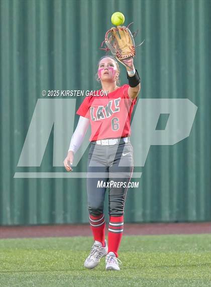 Thumbnail 1 in Melissa vs. Lake Belton (UIL Softball 5A Division I Region II Game 3) photogallery.