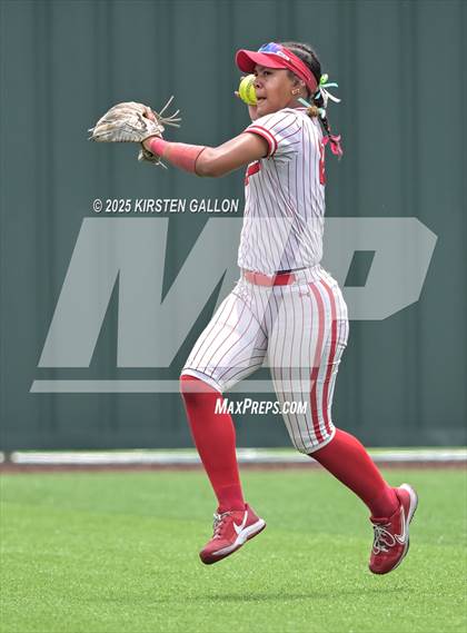 Thumbnail 2 in Melissa vs. Lake Belton (UIL Softball 5A Division I Region II Game 3) photogallery.
