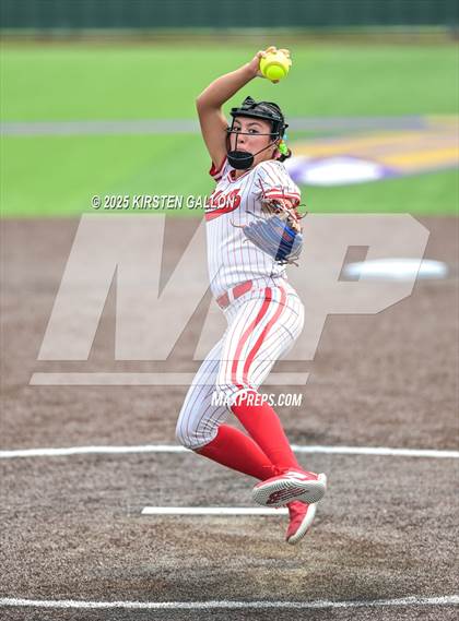 Thumbnail 1 in Melissa vs. Lake Belton (UIL Softball 5A Division I Region II Game 3) photogallery.