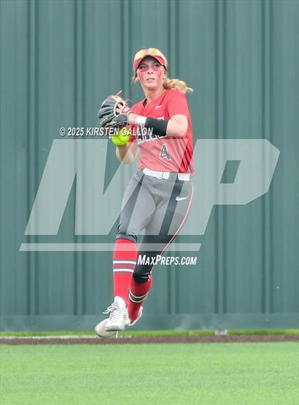 Thumbnail 3 in Melissa vs. Lake Belton (UIL Softball 5A Division I Region II Game 3) photogallery.
