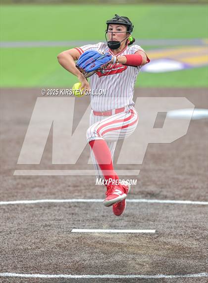 Thumbnail 1 in Melissa vs. Lake Belton (UIL Softball 5A Division I Region II Game 3) photogallery.
