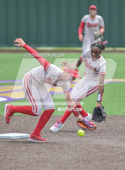 Thumbnail 3 in Melissa vs. Lake Belton (UIL Softball 5A Division I Region II Game 3) photogallery.