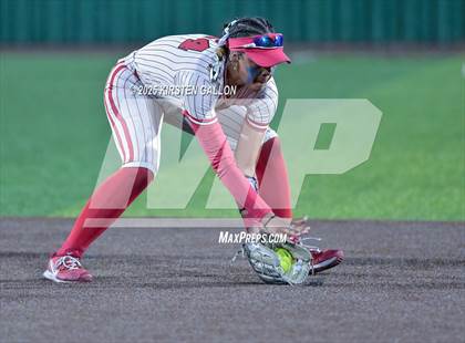 Thumbnail 1 in Melissa vs. Lake Belton (UIL Softball 5A Division I Region II Game 3) photogallery.