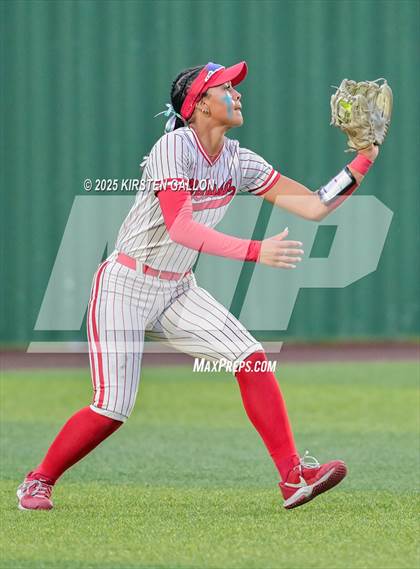 Thumbnail 1 in Melissa vs. Lake Belton (UIL Softball 5A Division I Region II Game 3) photogallery.