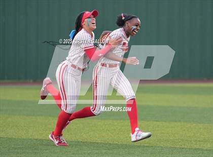 Thumbnail 3 in Melissa vs. Lake Belton (UIL Softball 5A Division I Region II Game 3) photogallery.