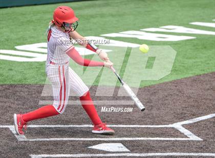 Thumbnail 1 in Melissa vs. Lake Belton (UIL Softball 5A Division I Region II Game 3) photogallery.