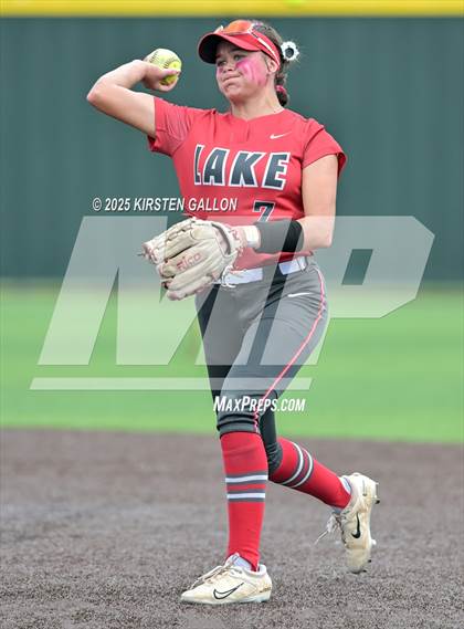Thumbnail 2 in Melissa vs. Lake Belton (UIL Softball 5A Division I Region II Game 3) photogallery.