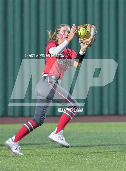 Thumbnail 2 in Melissa vs. Lake Belton (UIL Softball 5A Division I Region II Game 3) photogallery.