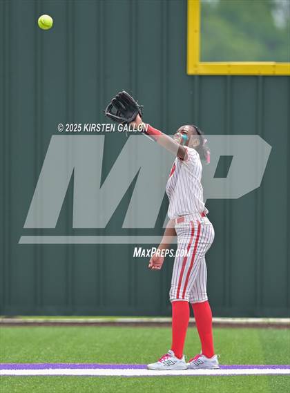 Thumbnail 3 in Melissa vs. Lake Belton (UIL Softball 5A Division I Region II Game 3) photogallery.