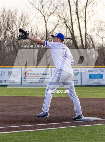 Thumbnail 2 in Covington Catholic @ Highlands photogallery.