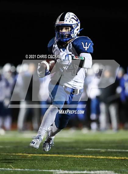 Thumbnail 3 in Batavia vs. Honeoye Falls-Lima (Section 5 Class B Final) photogallery.
