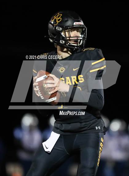 Thumbnail 2 in Batavia vs. Honeoye Falls-Lima (Section 5 Class B Final) photogallery.