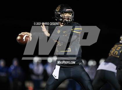Thumbnail 3 in Batavia vs. Honeoye Falls-Lima (Section 5 Class B Final) photogallery.