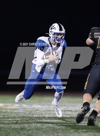 Thumbnail 3 in Batavia vs. Honeoye Falls-Lima (Section 5 Class B Final) photogallery.