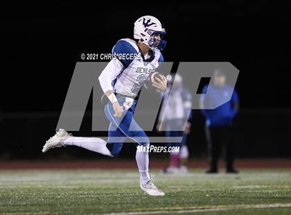 Thumbnail 3 in Batavia vs. Honeoye Falls-Lima (Section 5 Class B Final) photogallery.