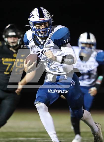 Thumbnail 3 in Batavia vs. Honeoye Falls-Lima (Section 5 Class B Final) photogallery.