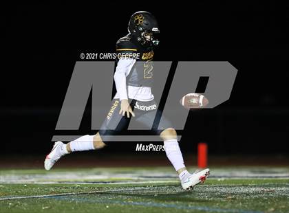 Thumbnail 2 in Batavia vs. Honeoye Falls-Lima (Section 5 Class B Final) photogallery.