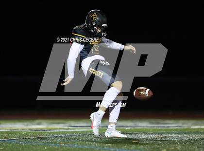 Thumbnail 3 in Batavia vs. Honeoye Falls-Lima (Section 5 Class B Final) photogallery.