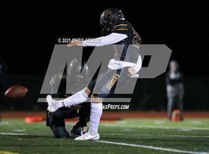 Thumbnail 3 in Batavia vs. Honeoye Falls-Lima (Section 5 Class B Final) photogallery.