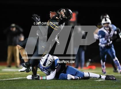 Thumbnail 2 in Batavia vs. Honeoye Falls-Lima (Section 5 Class B Final) photogallery.